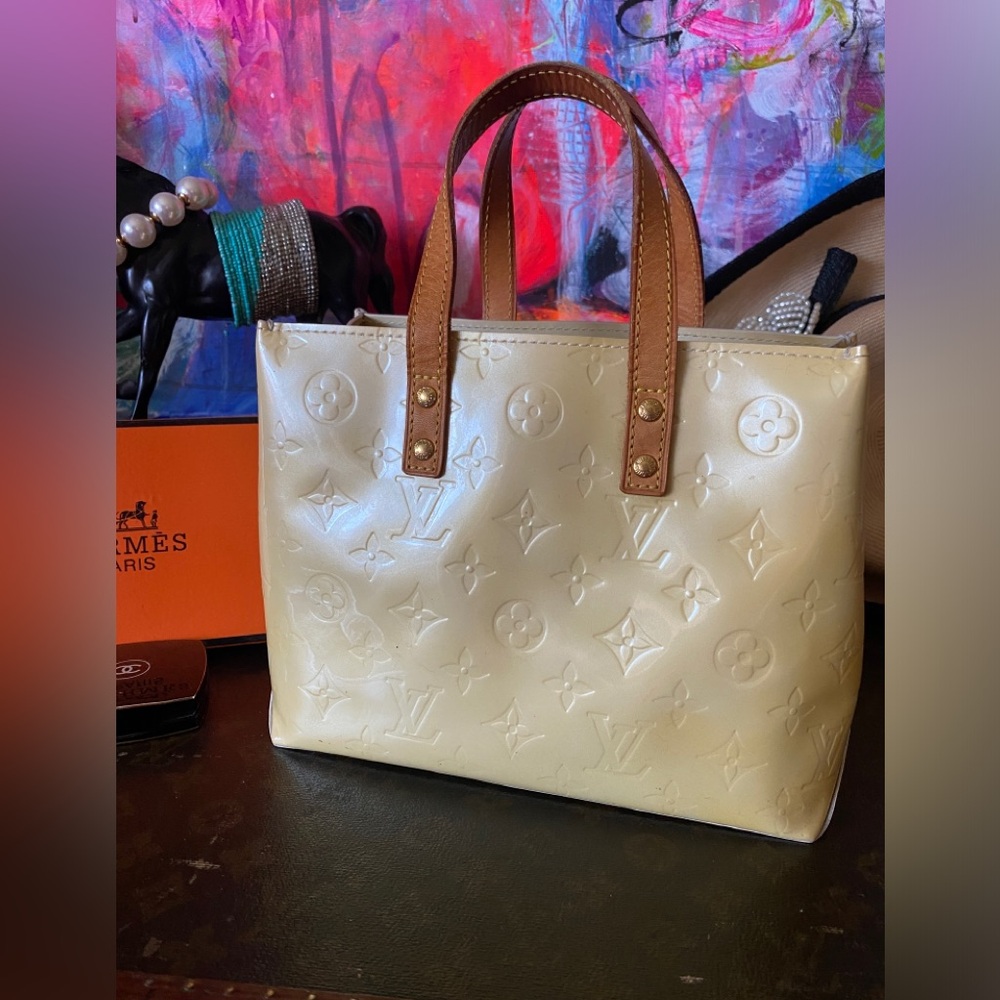 Rare Vintage LOUIS VUITTON Yellow Vernis patent Leather Reade Handbag Purse Bag